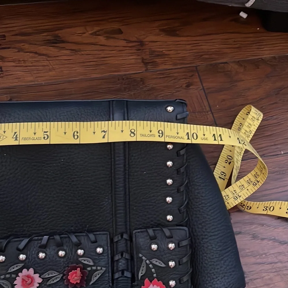 Kate Spade Madison Avenue Abigail black purse with leather flowers embellished_5